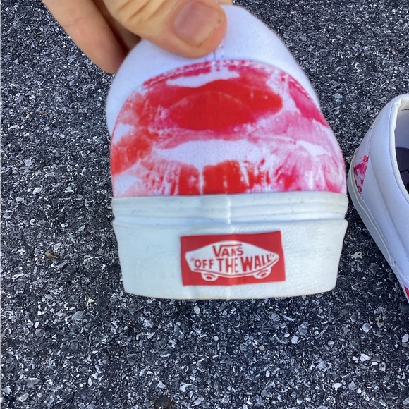 Vans Pride OTW Artist Lorusso Slip-on M-13 Kiss Print NW - Picture 3 of 9